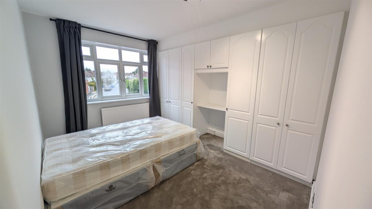 44 Glengall Road, Edgware, HA8 8SX